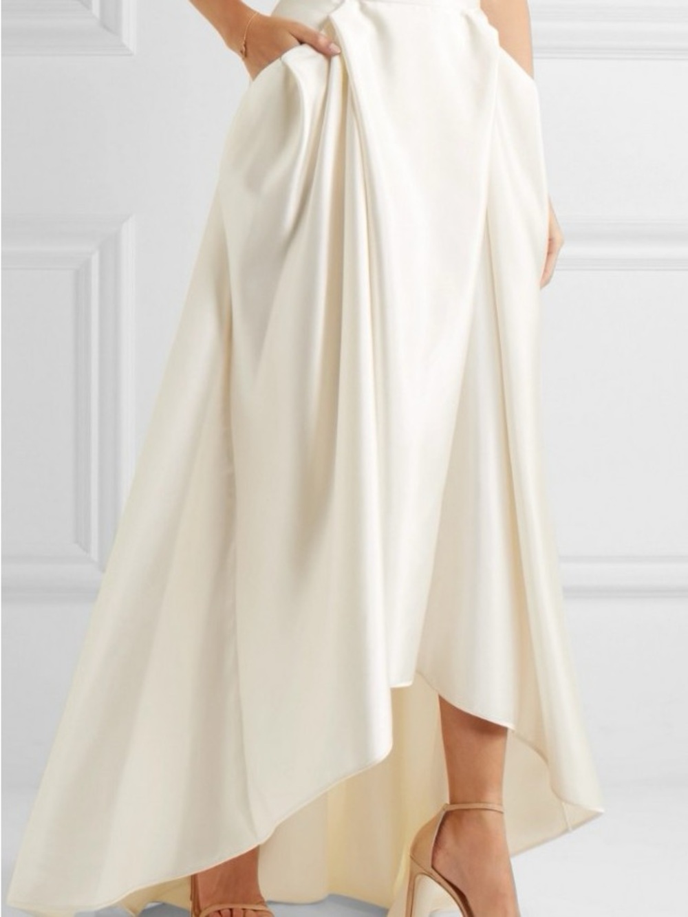 HALFPENNY LONDON
Georgie pleated satin maxi skirt